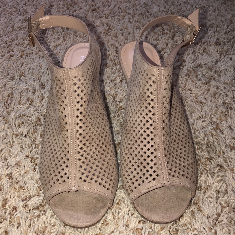 Tan wedges